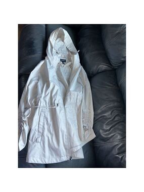 Jones of New York size large windbreaker with hood beige